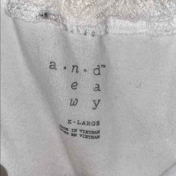 Off the Shoulder Lace Top - Picture 3 of 5